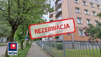 Mieszkanie na  sprzedaż Częstochowa - Ogrodzony blok w centrum miasta!